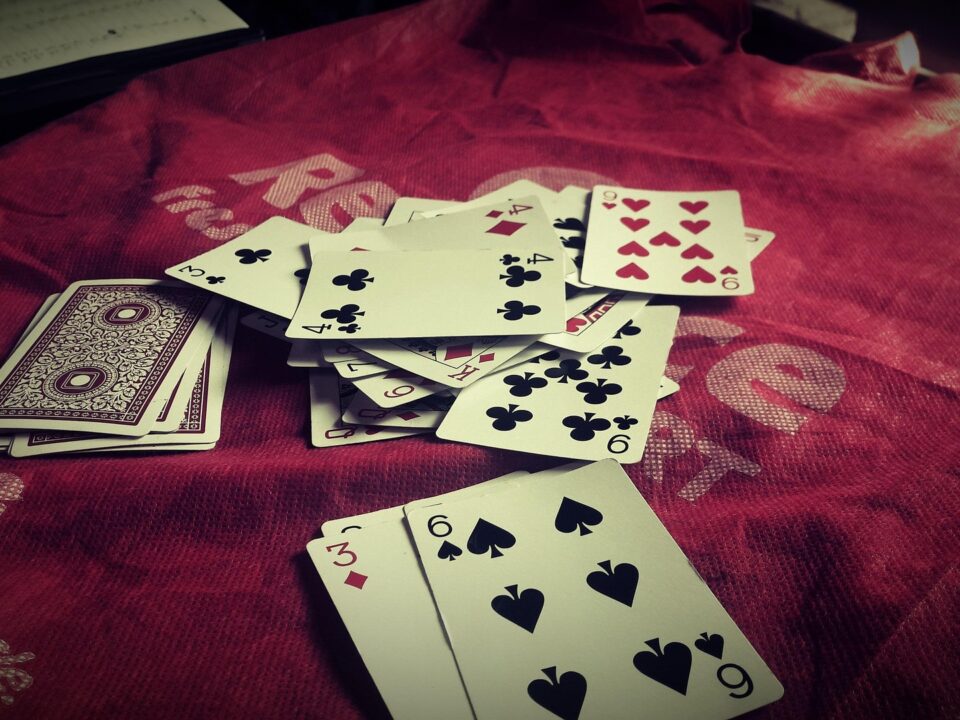 playing cards by pexels